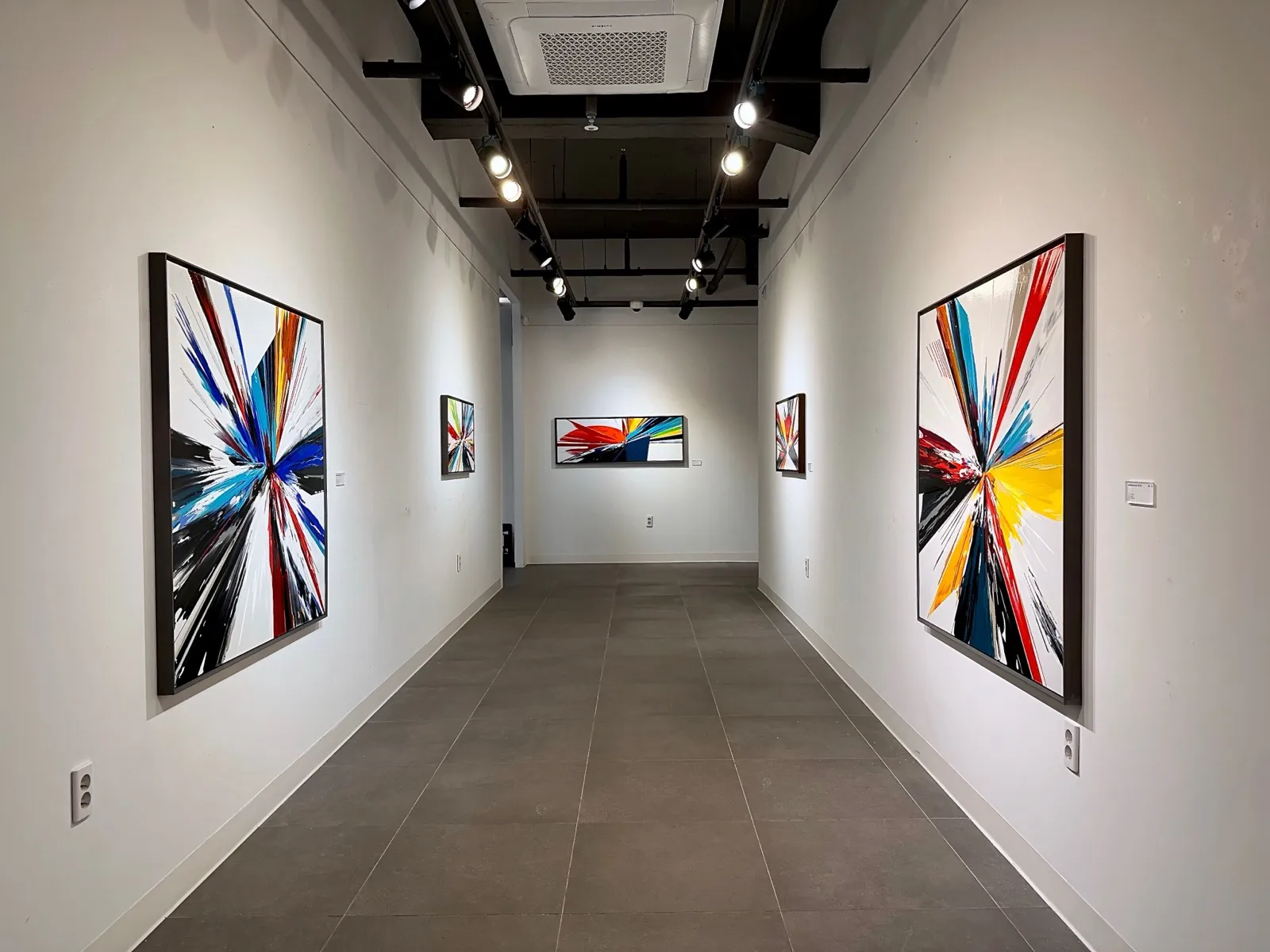 The Big Bang : Identity No.2 · BNK부산은행 갤러리 전시 전경 · 강민석 Minseok Kang