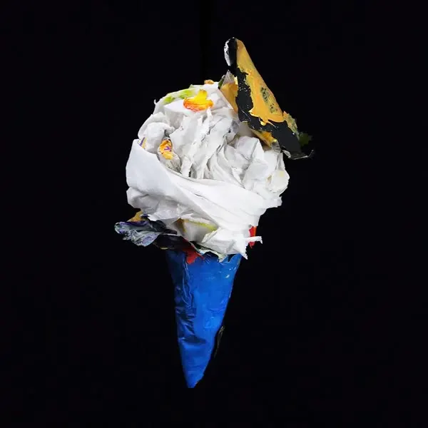 강민석 Minseok Kang, Ice Cream No.13 — 루프로 재생되는 아이스크림 형태의 단채널 영상, Single-channel video