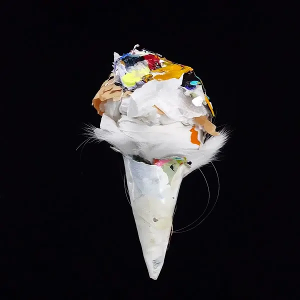 강민석 Minseok Kang, Ice Cream No.33 — 루프로 재생되는 아이스크림 형태의 단채널 영상, Single-channel video