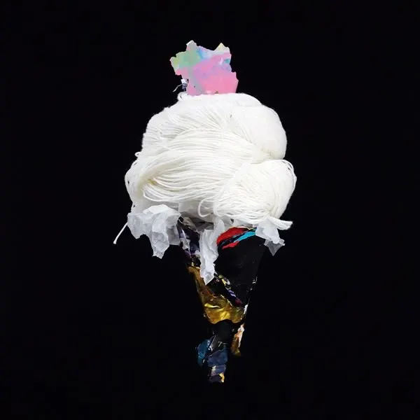 강민석 Minseok Kang, Ice Cream No.34 — 루프로 재생되는 아이스크림 형태의 단채널 영상, Single-channel video
