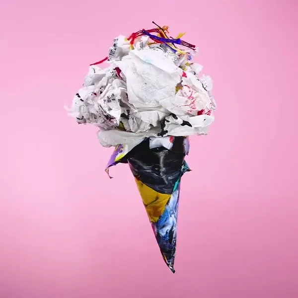 강민석 Minseok Kang, Ice Cream No.52 — 루프로 재생되는 아이스크림 형태의 단채널 영상, Single-channel video