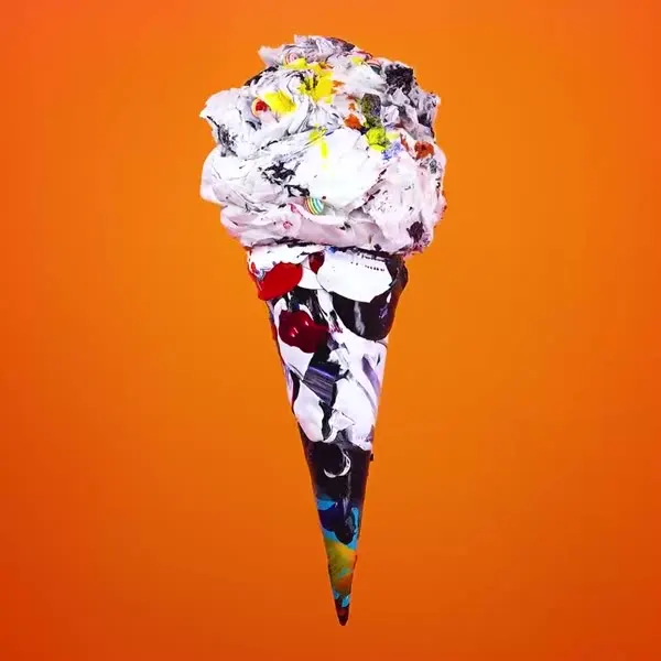 강민석 Minseok Kang, Ice Cream No.65 — 루프로 재생되는 아이스크림 형태의 단채널 영상, Single-channel video