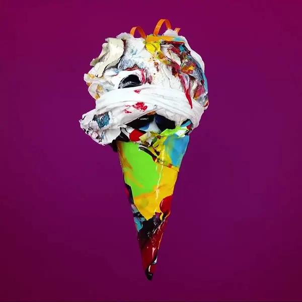 강민석 Minseok Kang, Ice Cream No.68 — 루프로 재생되는 아이스크림 형태의 단채널 영상, Single-channel video